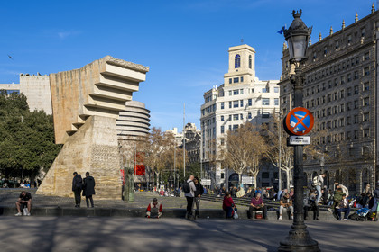 Spain, Catalonia, Barcelona, Eixample district, Catalonia Square (Placa de Catalunya)