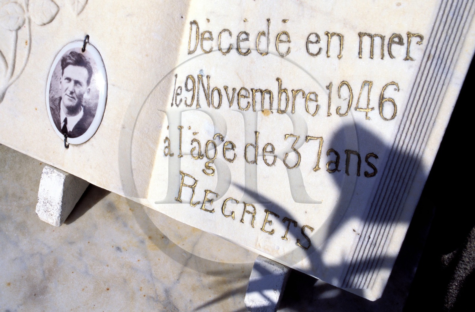 France, Finistère (29), île d'Ouessant, cimetière de Lampaul, tribut à la mer