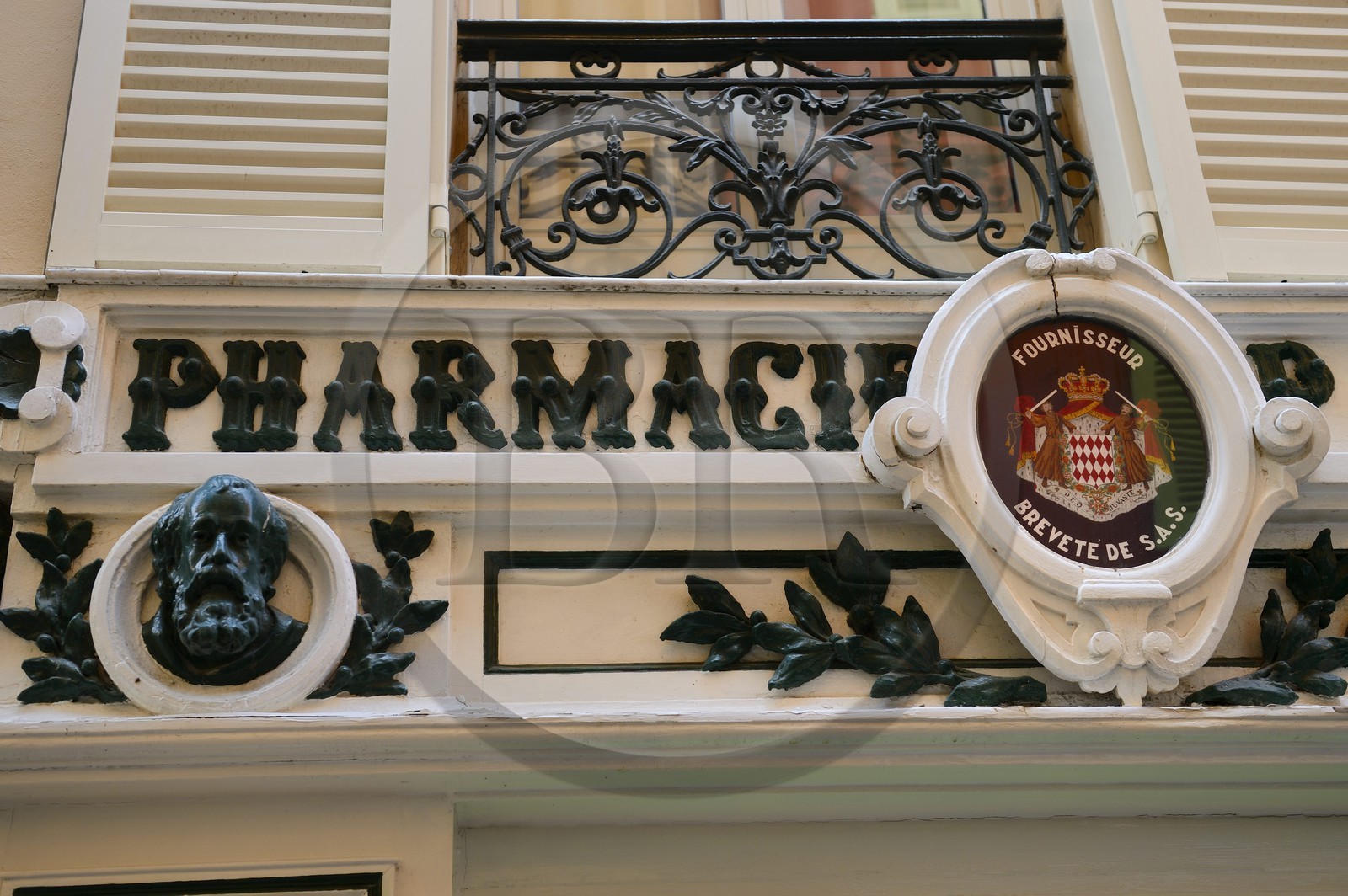 Principauté de Monaco, Monaco, la vieille ville sur le Rocher, la pharmacie Botta agrée par Son Altesse sérénissime