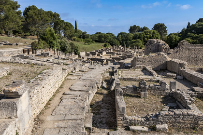 France, Bouches-du-Rhône (13), Parc Naturel Régional des Alpilles, Saint-Rémy-de-Provence, site archéologique de Glanum (vue aérienne)