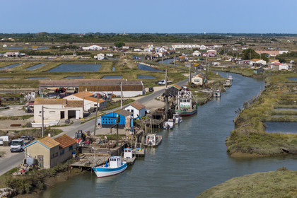 France, Charente Maritime, Oleron island, Dolus d’Oléron, the oyster port of Chenal d’Arceau
