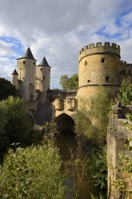 France, Moselle (57), Metz, la Porte des Allemands sur la rivière Seille est un vestige de l'ancienne enceinte médiévale