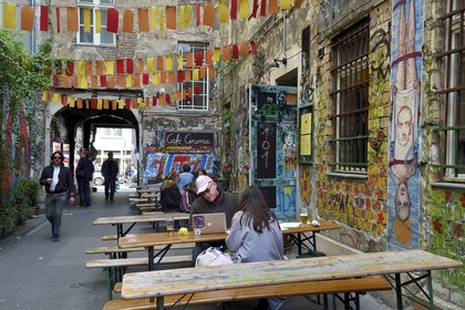 Germany, Berlin, Spandauer Vorstadt in Berlin-Mitte, Scheunenviertel, alternative space Haus Schwarzenberg on Rosenthaler Strasse 39