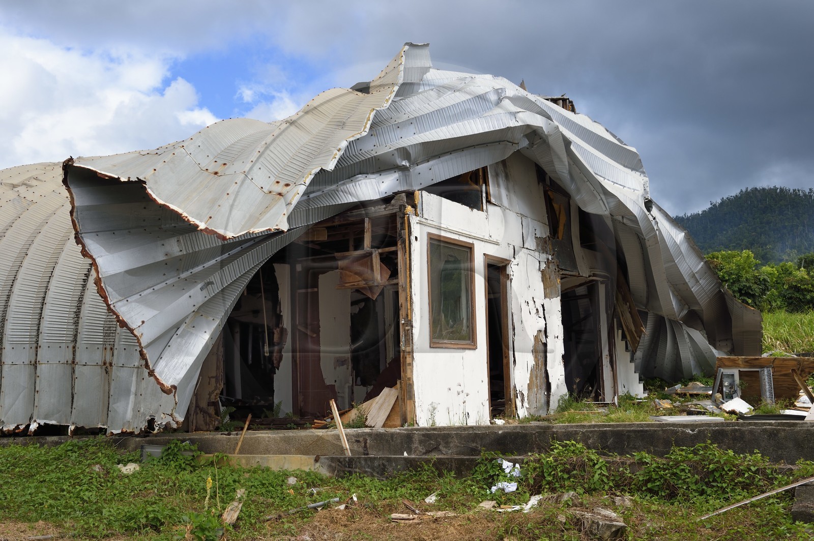 Caraïbes, Ile de la Dominique, Portsmouth, ancienne ferme de production de corail d'exportation détruite suite au passage de l'ouragan Maria en 2017