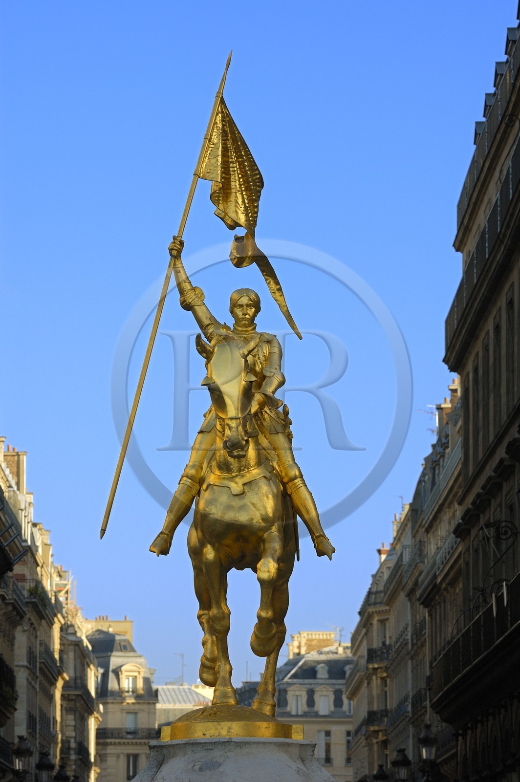 France, Paris (75), la statue de Jeanne d'Arc place des Pyramides (à côté du Jardin des Tuileries)