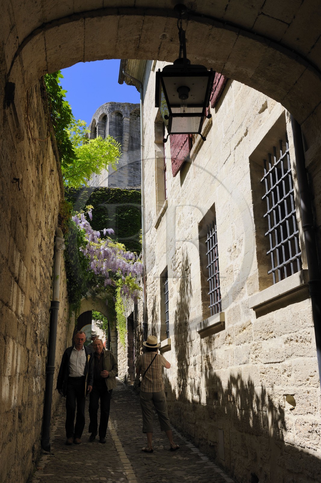 France, Gard (30), Uzès, passage entre la rue de Port Royal et le Jardin médiéval