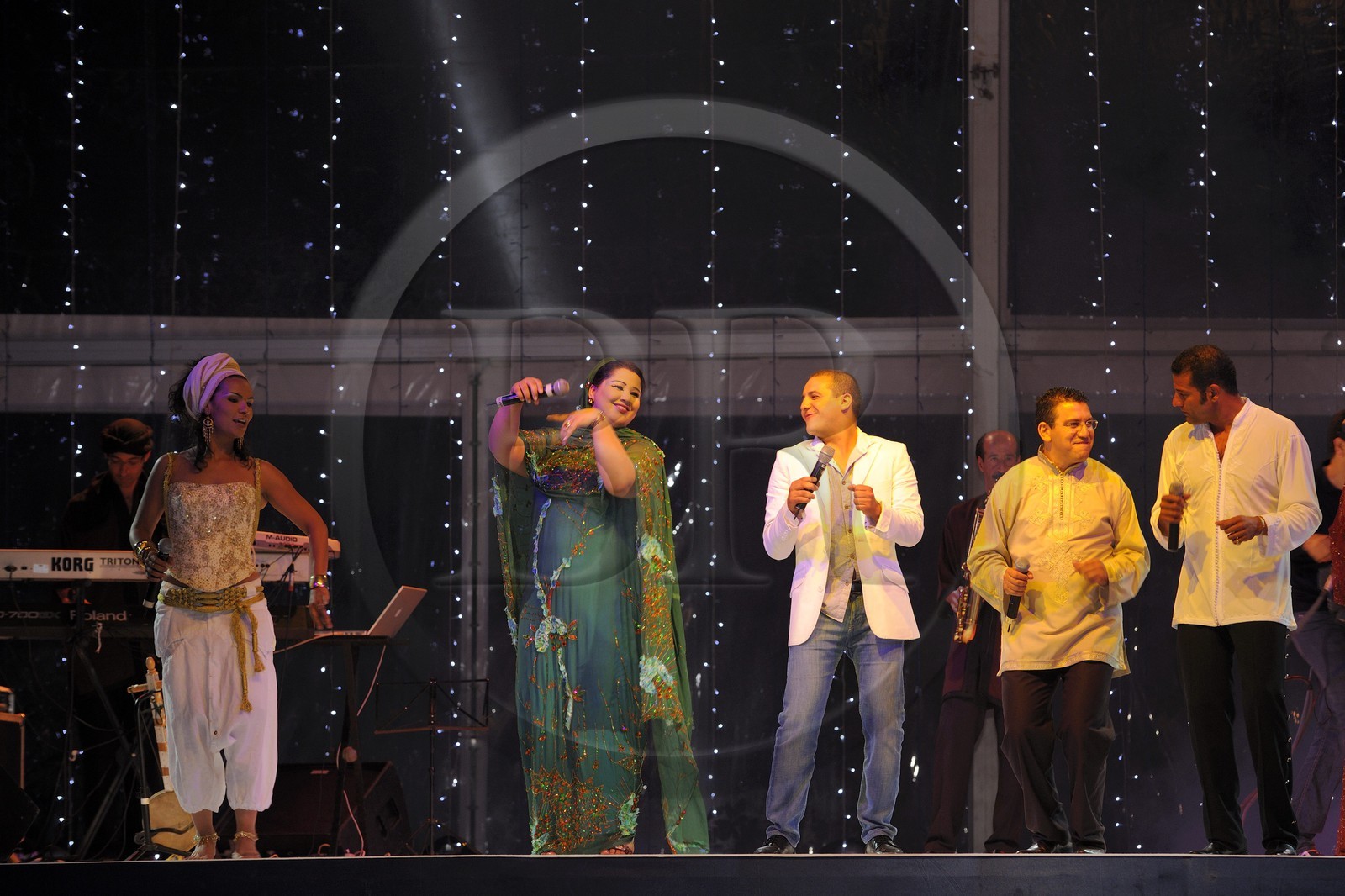 Maroc, région de l'Oriental, station balnéaire de Mediterrania Saïdia, soirée d'inauguration du 19 juin 2009, les chanteurs Oum, Saïda Charaf, Faudel Belloua, Maxime Karoutchi et Rhany