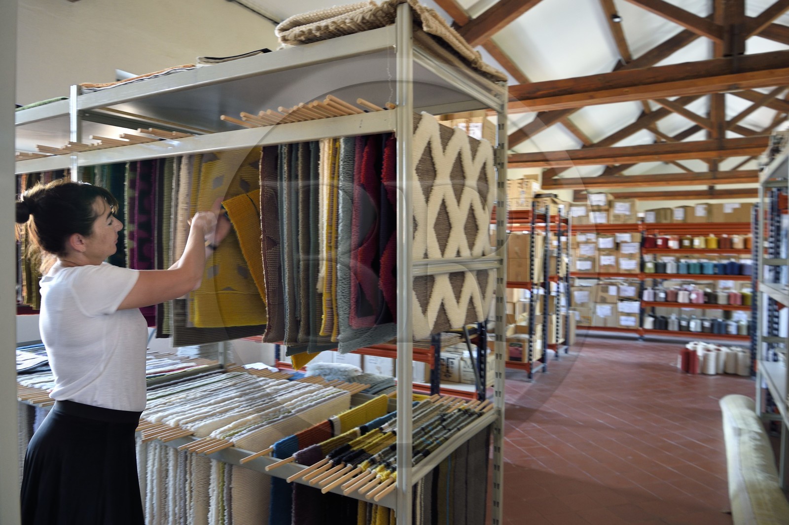 France, Var (83), Presqu'Ile de Saint-Tropez, Cogolin, la Manufacture Cogolin fabrique des tapis depuis 1924, archivage de la collection des échantillons