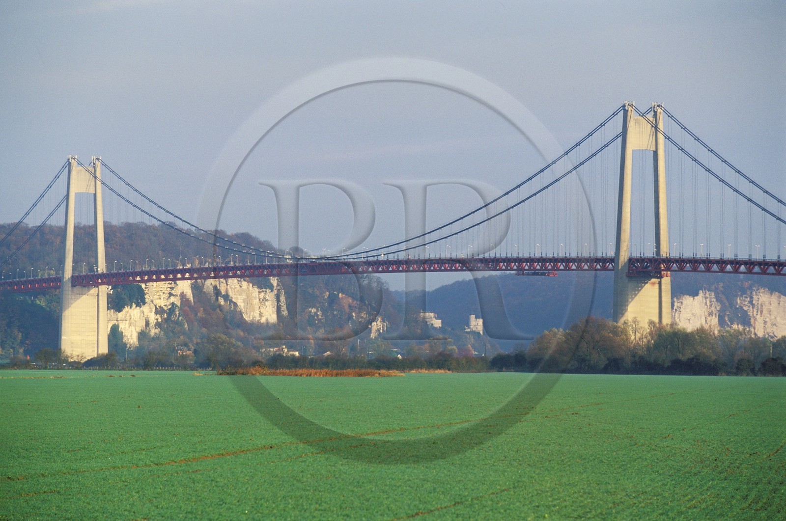 France, Eure (27), au nord du Marais-Vernier, le pont de Tancarville