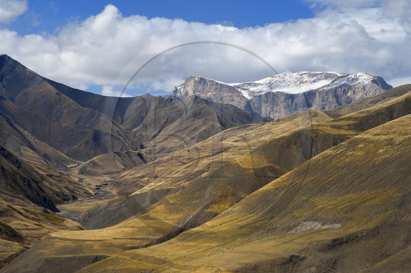 Azerbaïdjan, région de Quba (Guba), chaine de montagne du Grand Caucase face au village de Khinalug (Xinaliq)