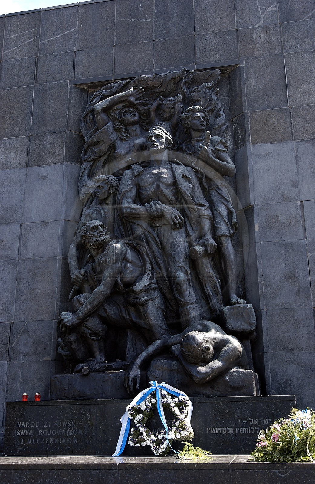 Pologne, Varsovie, monument à la mémoire des Héros du ghetto commémorant le soulèvement juif de 1943