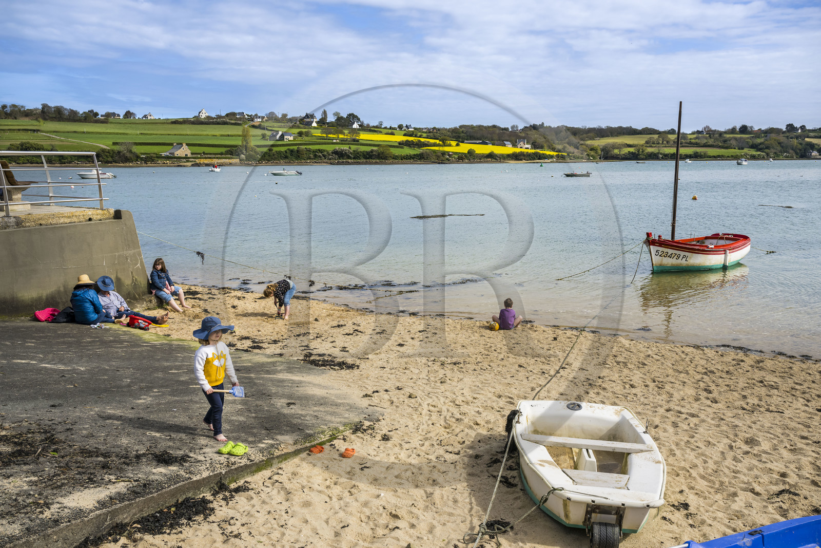 France, Côtes-d'Armor (22), La Roche Jaune à Plouguiel, les rives de l'embouchure du fleuve Jaudy