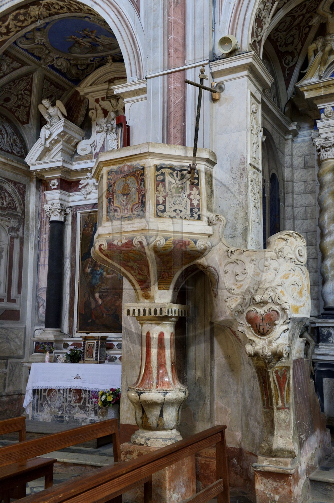France, Haute-Corse (2B), Castagniccia, Piedicroce, l’église Saint-Pierre-et-Saint-Paul, chaire à prêcher