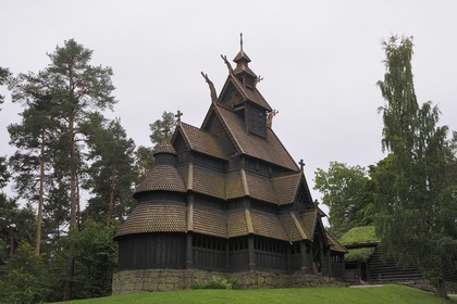 Norvège, Oslo, presqu'île de Bygdoy, musée du Folklore norvégien (Norsk Folkemuseum), l'église en bois debout de Gol