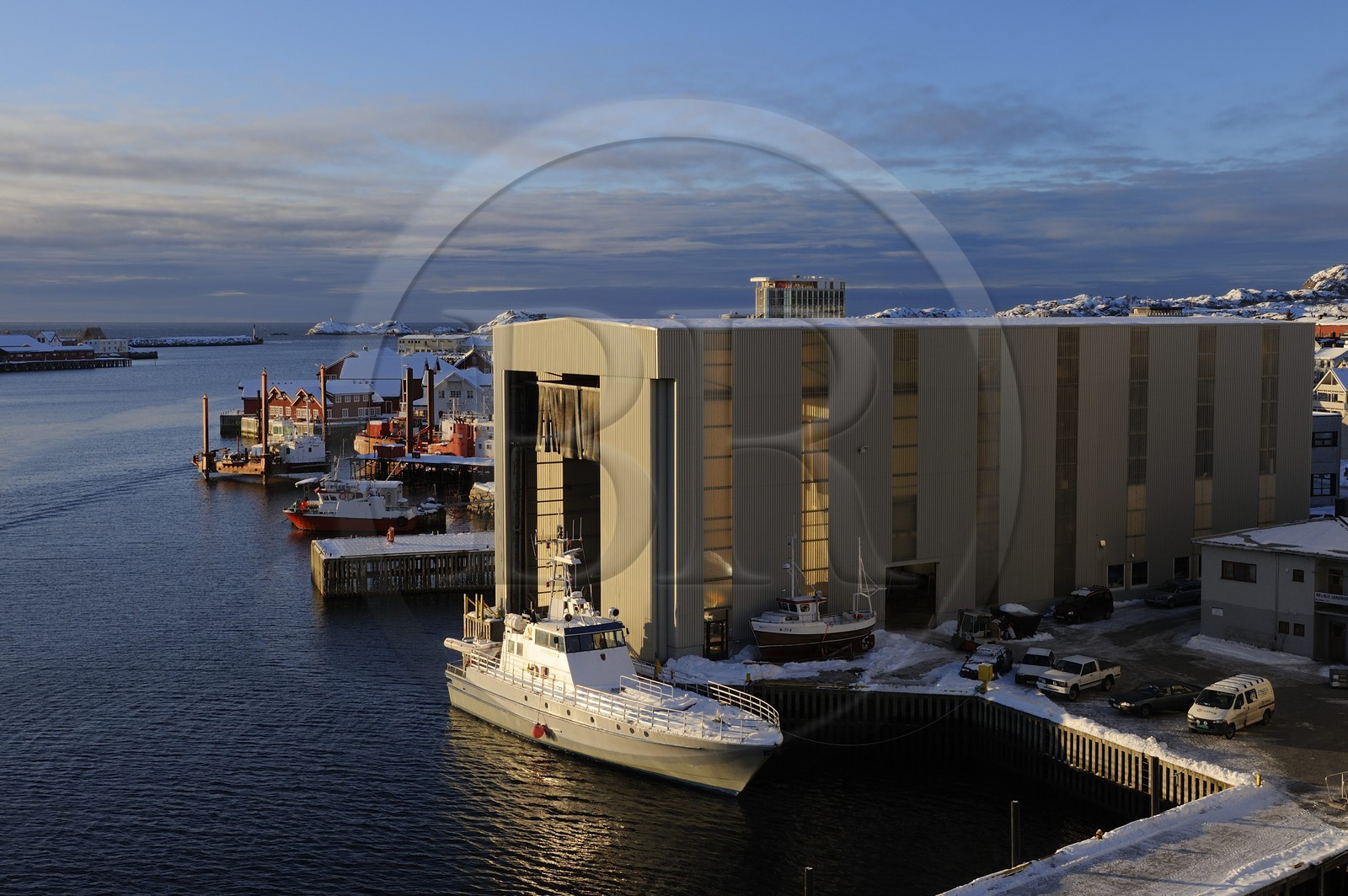 Norvège, Nordland, Iles Lofoten, le port de Svolvaer, chantiers navales