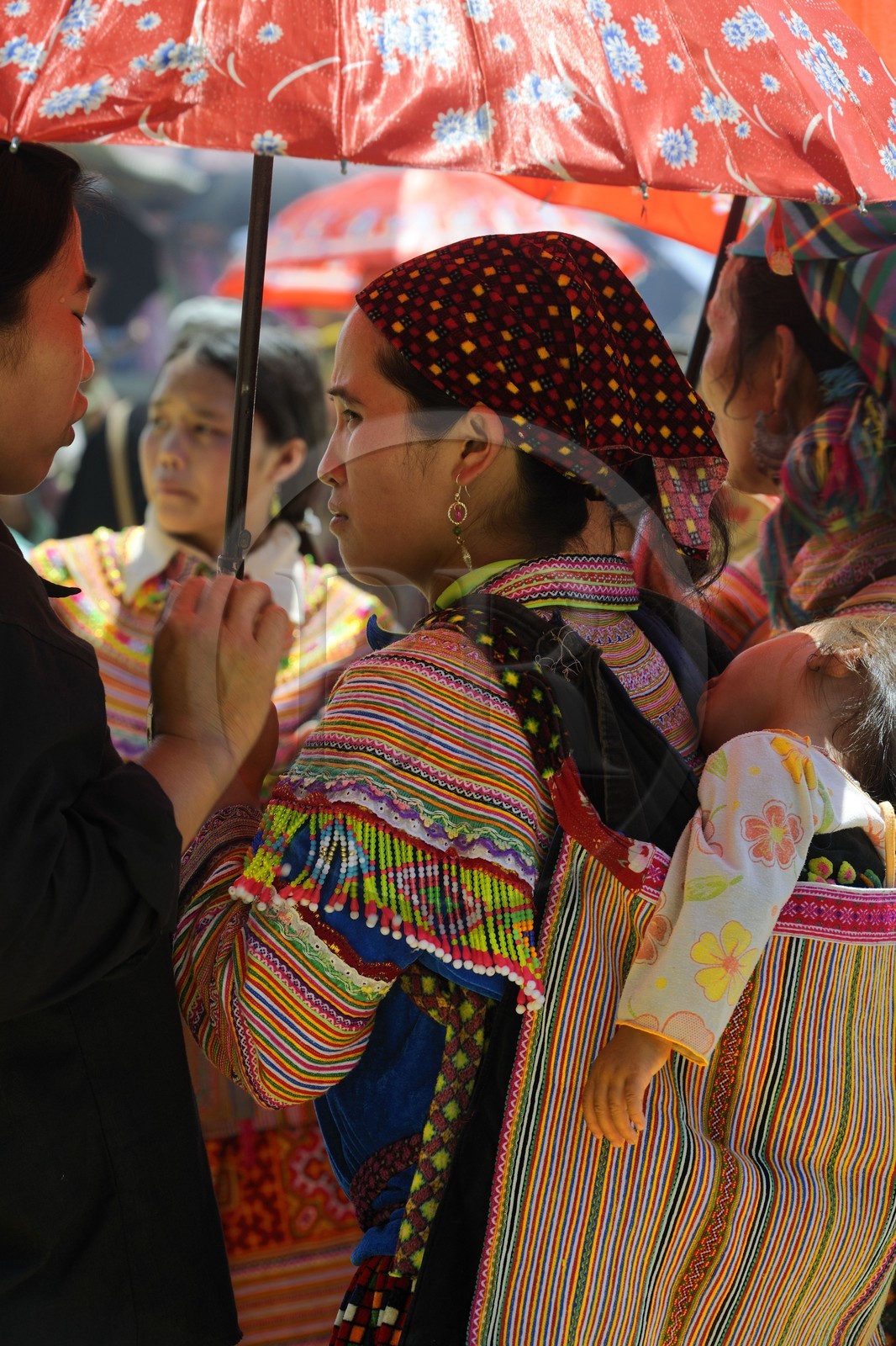 Vietnam, Lao Cai province, Bac Ha district, Can Cau market, woman from the Flower Hmong minority