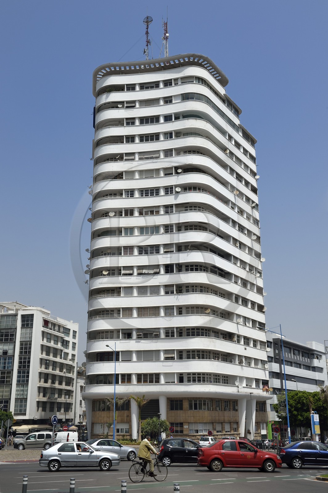 Maroc, Casablanca, immeuble Liberté dit le dix-sept étages place Lemaigre-Dubreuil de style paquebot construit en 1949 par l'architecte Léonard Morandi