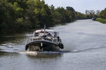 France, Gard, Saint Gilles du Gard, Camargue, navigation on the Rhone to Sète Canal