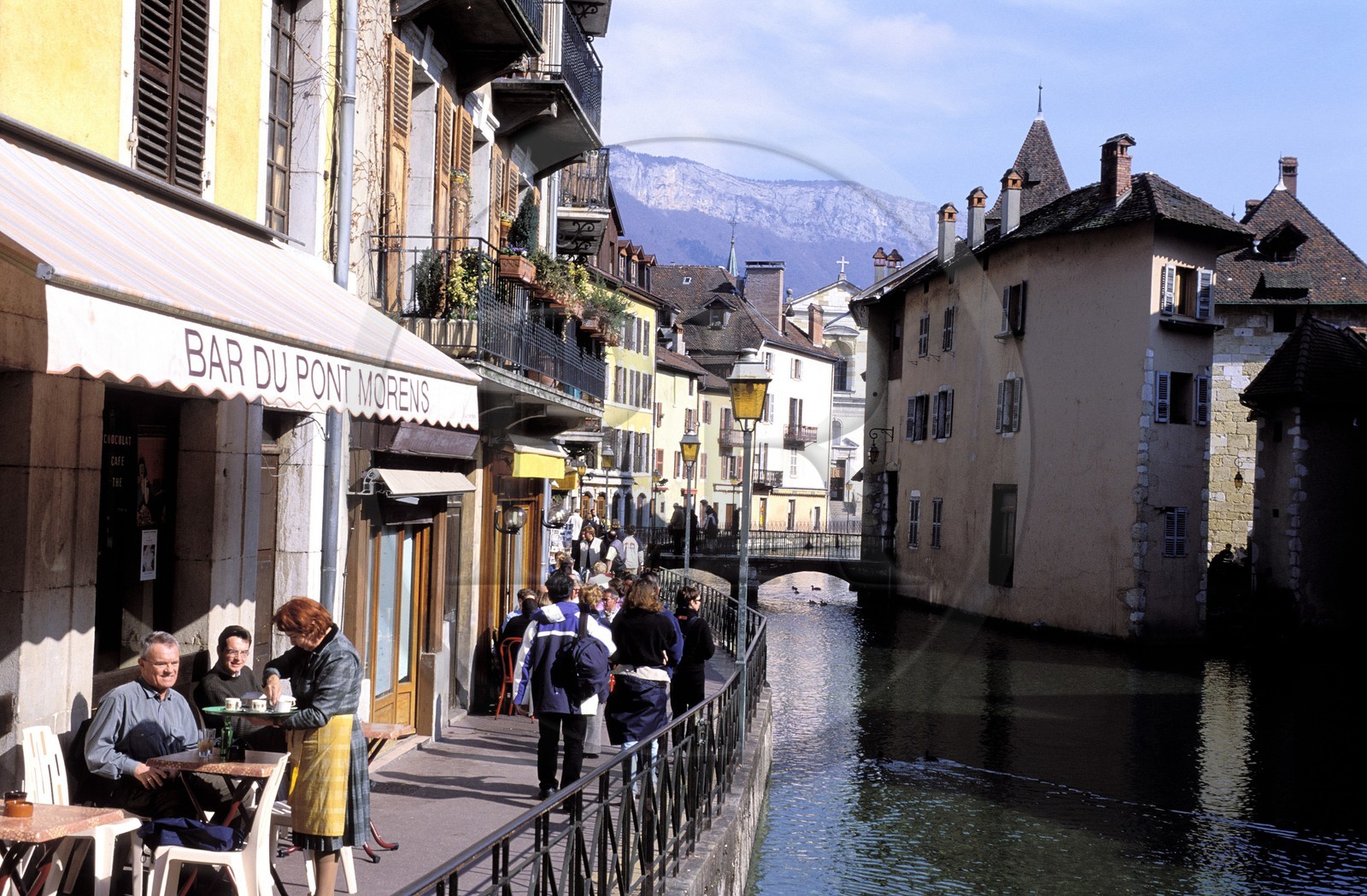 France, Haute-Savoie (74), le vieil Annecy, les quais longeant le Thiou