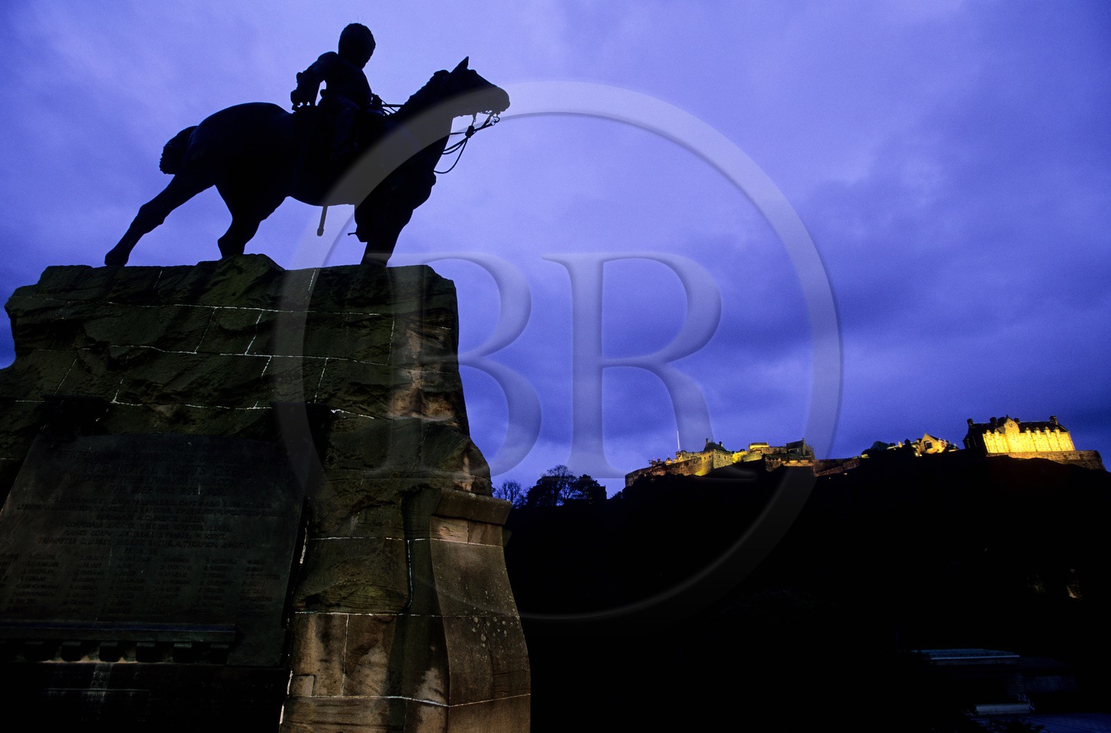 Royaume-Uni, Ecosse, le château d'Edimbourg de nuit