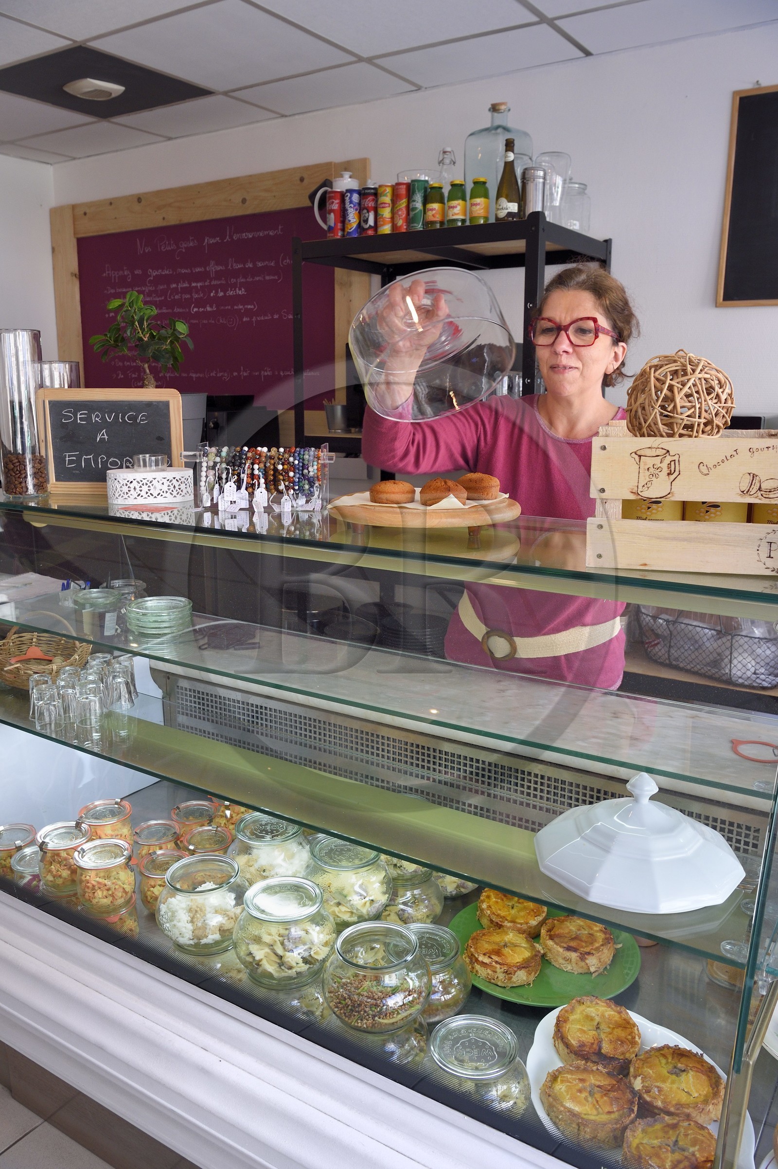 France, Charente-Maritime (17), Rochefort, restaurant bio La Petite Kabane