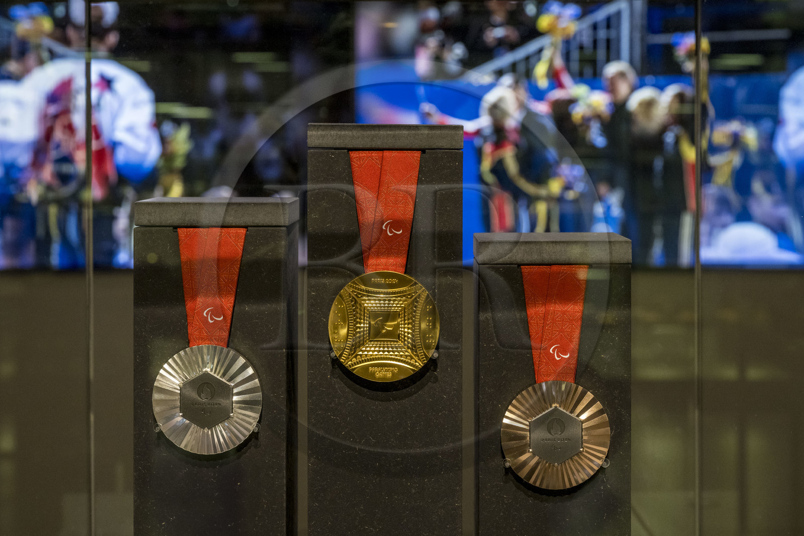 France, Paris (75), le musée de la Monnaie de Paris, médaille d'Argent, d'Or et de Bronze des Jeux Olympiques 2024 fabriquée par la Monnaie de Paris