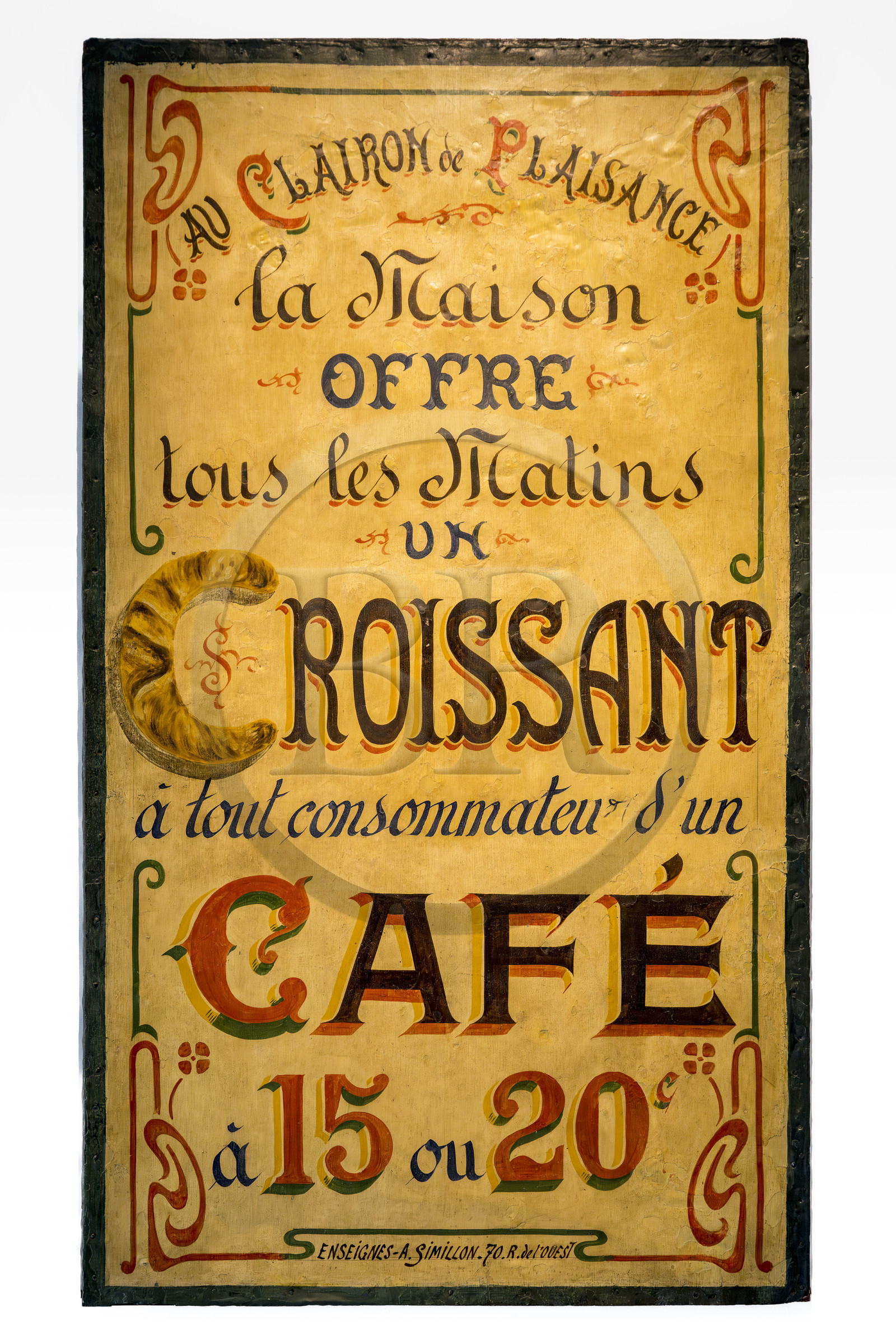 France, Paris (75), quartier du Marais, Musée Carnavalet, salle des enseignes de Paris, Au clairon de Plaisance, enseigne de café anciennement rue de l'Ouest (fin XIXe siècle)