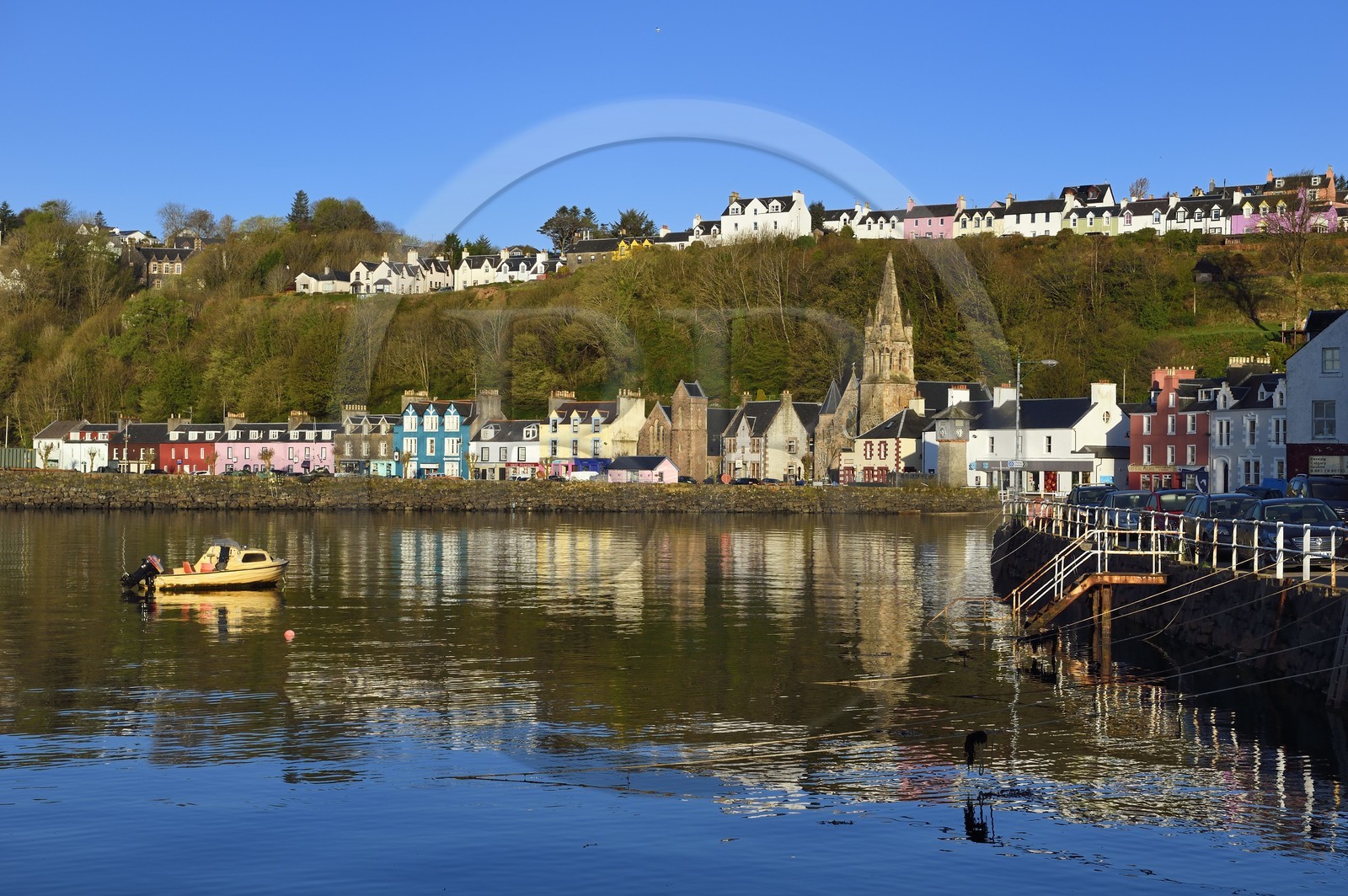 Royaume-Uni, Ecosse, Highland, Hébrides intérieures, Ile de Mull, la ville principale Tobermory et son port