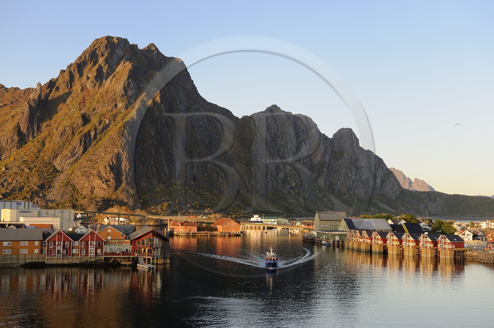 Norvège, Nordland, Iles Lofoten, Austvagoy, port de Svolvaer