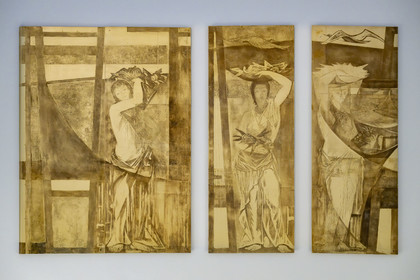 France, Loire-Atlantique (44), Saint-Nazaire, l'Escal'Atlantic dans l'ancienne base sous-marine allemande fait revivre le monde des transatlantiques, Suite de canéphores présentant dans la corbeille les fruits de France, quatre éléments de décor de la salle à manger classe touriste du paquebot France (1962)