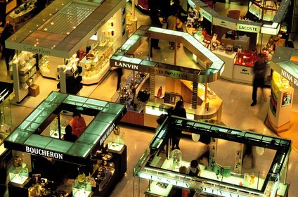 France, Paris, Galeries Lafayette departement store, under the dome