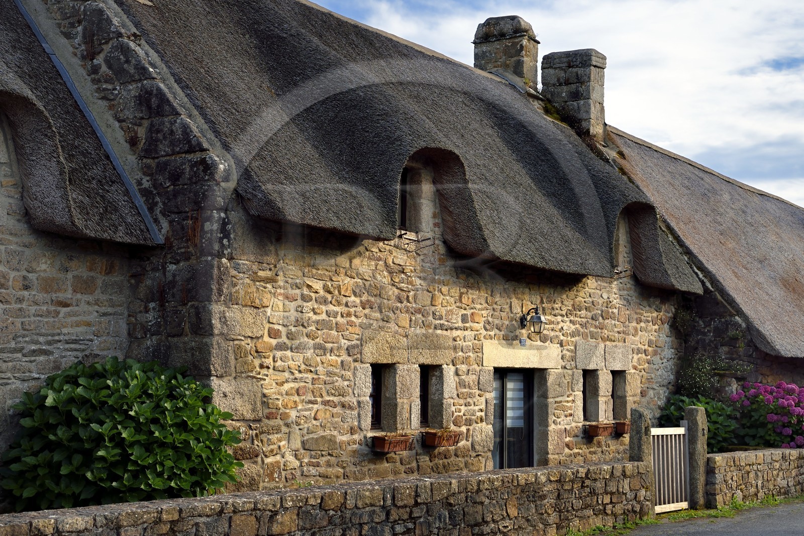 France, Finistere (29), region of Pont-Aven, Névez, the traditional thatched cottages of Kerascoet