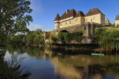 France, Dordogne (24), Périgord Noir, vallée de la Vézère, Thonac, le Chateau de Losse sur son éperon rocheux au bord de la Vézère