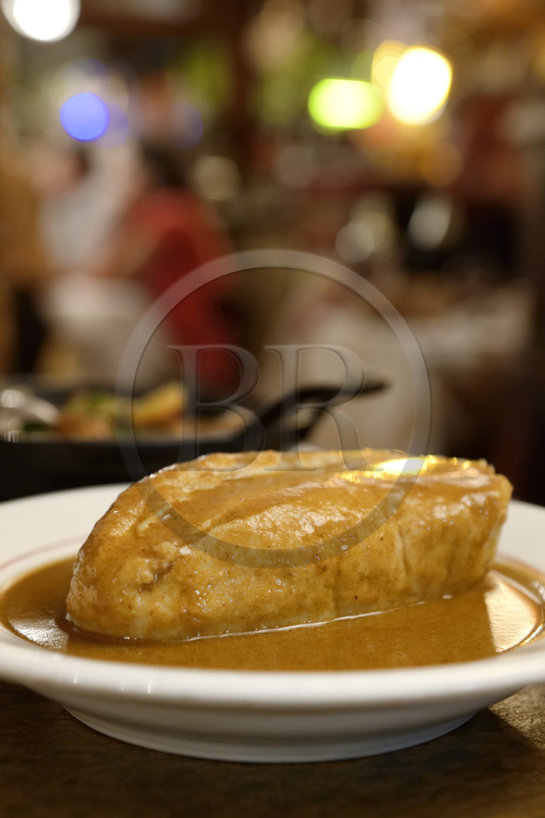 France, Rhône (69), Lyon, Restaurant bouchon lyonnais Le Garet, Quenelle de brochet sauce Nantua