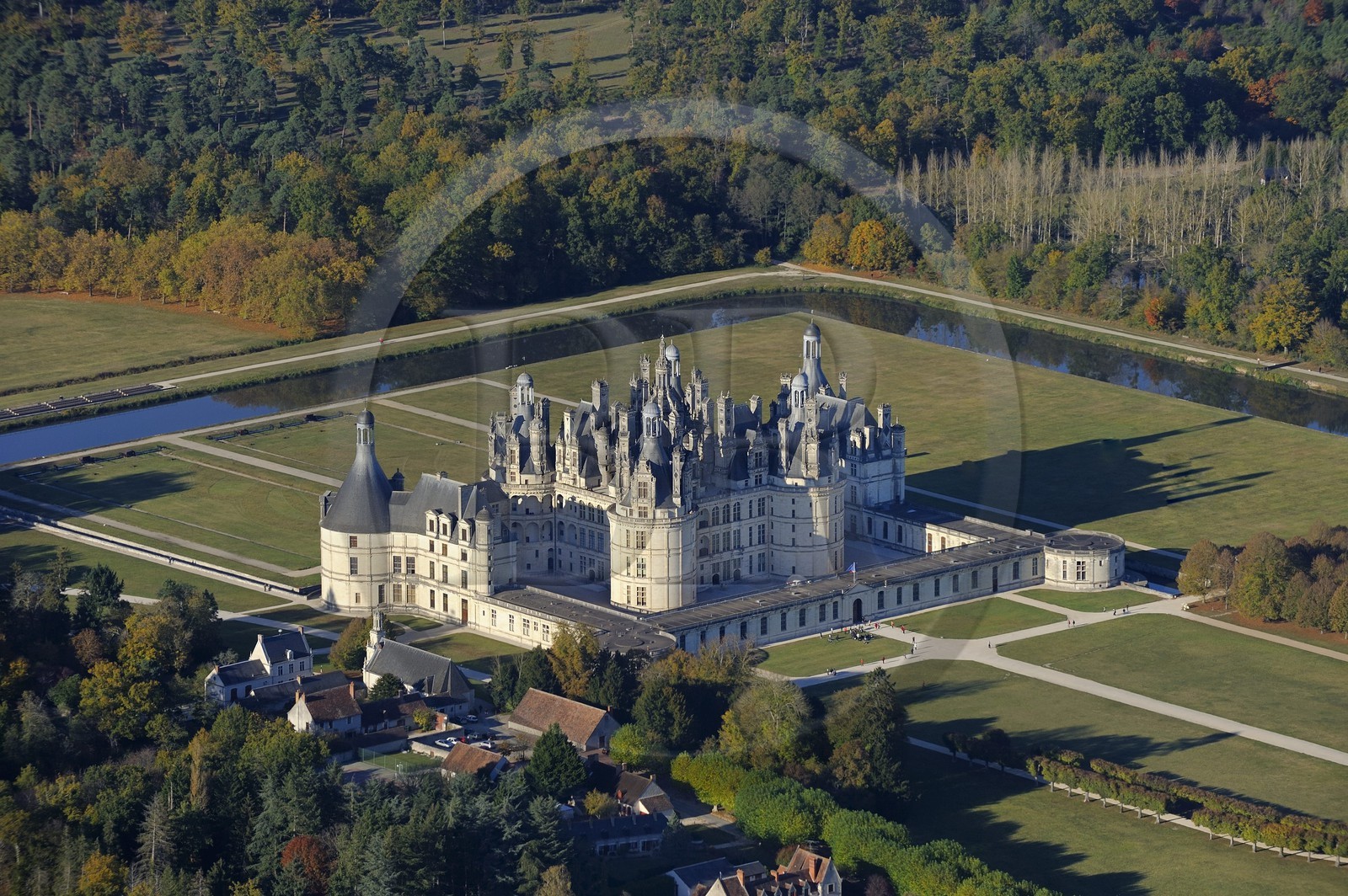 France, Loir et Cher (41), Vallée de la Loire classée Patrimoine Mondial de l' UNESCO, château de Chambord (vue aérienne)
