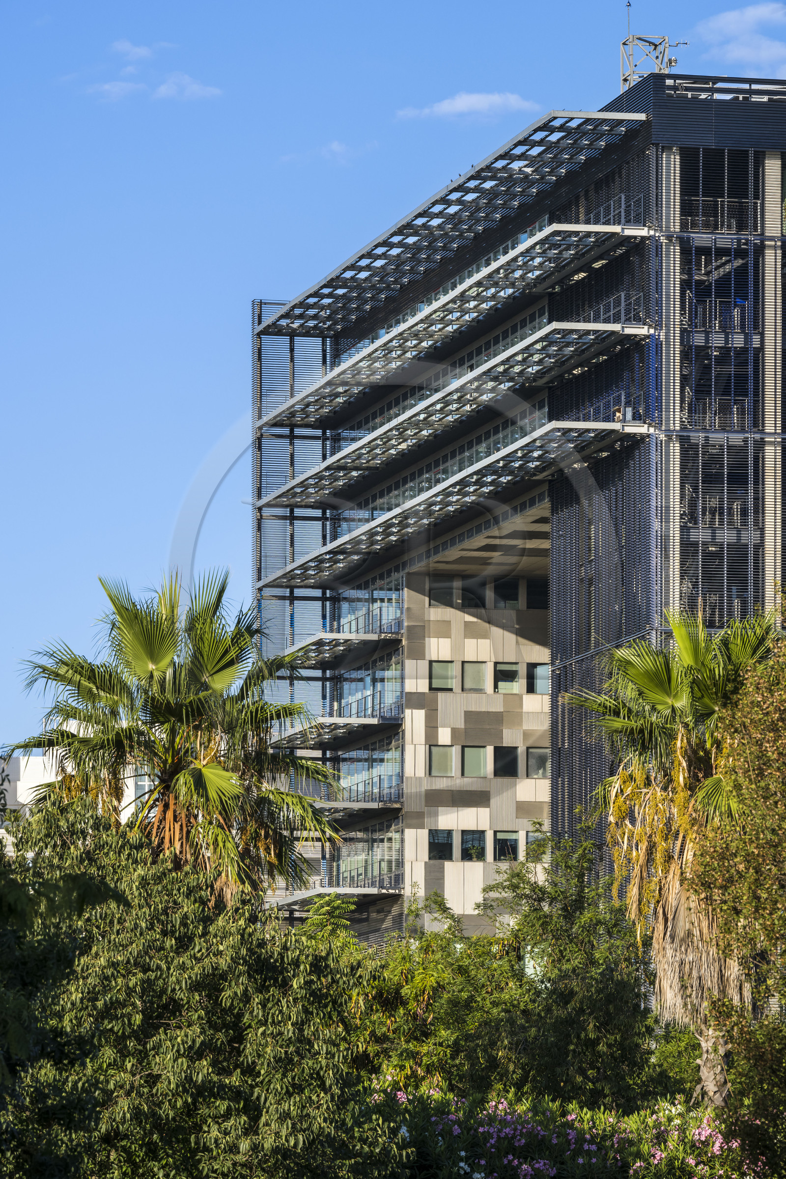 France, Hérault (34), Montpellier,  quartier de Port Marianne, l'Hotel de Ville conçu par les architectes Jean Nouvel et François Fontès