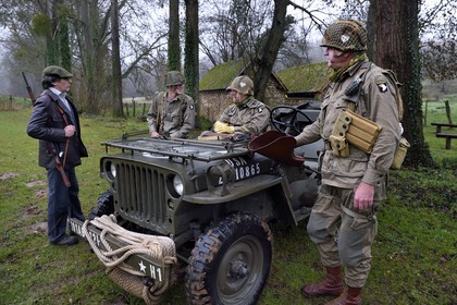 France, Eure, Sainte Colombe prés Vernon, Allied Reconstitution Group (US World War 2 and french Maquis historical reconstruction Association), reenactors in uniform of the 101st US Airborne Division and partisan of the French Forces of the Interior (FFI)