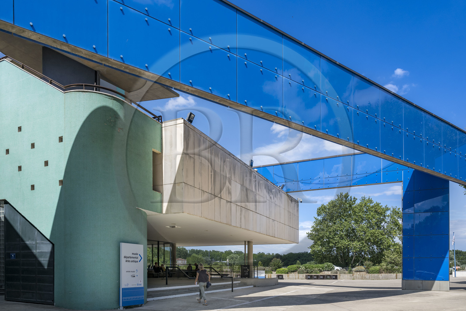 France, Bouches-du-Rhône (13), Arles, musée départemental Arles antique, construit en 1995 par l'architecte Henri Ciriani sur la presqu'île où se trouvait l'ancien cirque romain