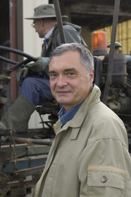 France, Charente-Maritime (17), Ile d'Oleron, le directeur de la cave coopérative de Saint-Pierre d'Oléron Monsieur Delage