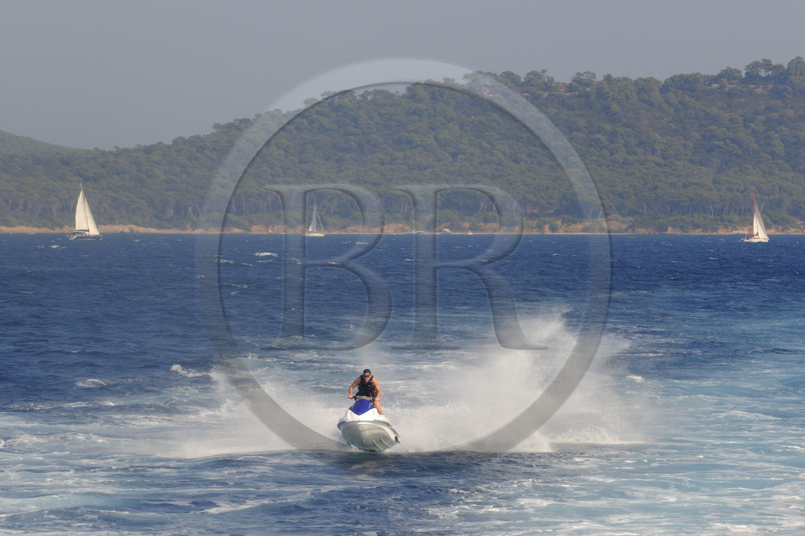France, Var (83), Iles d'Hyères, parc national de Port-Cros, île de Porquerolles, jet ski ou scooter des mers