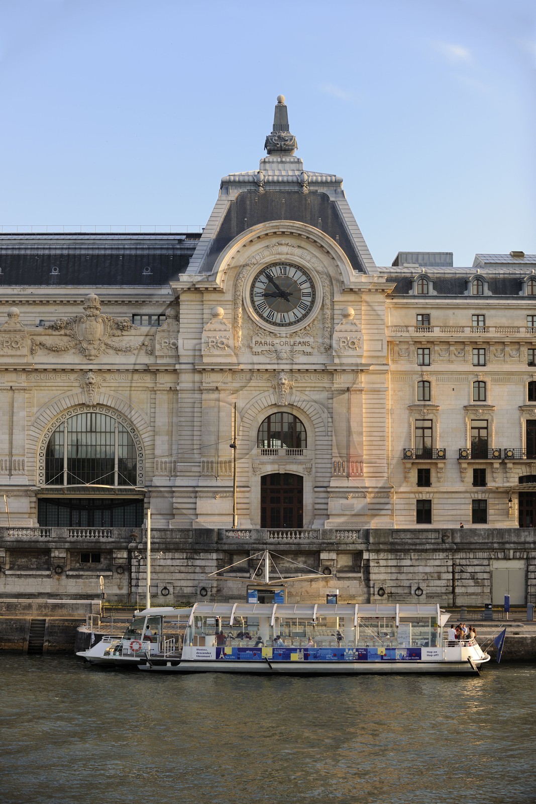 France, Paris, a batobus in front of the National Museum of Orsay, housed in the old Gare d'Orsay (1898)