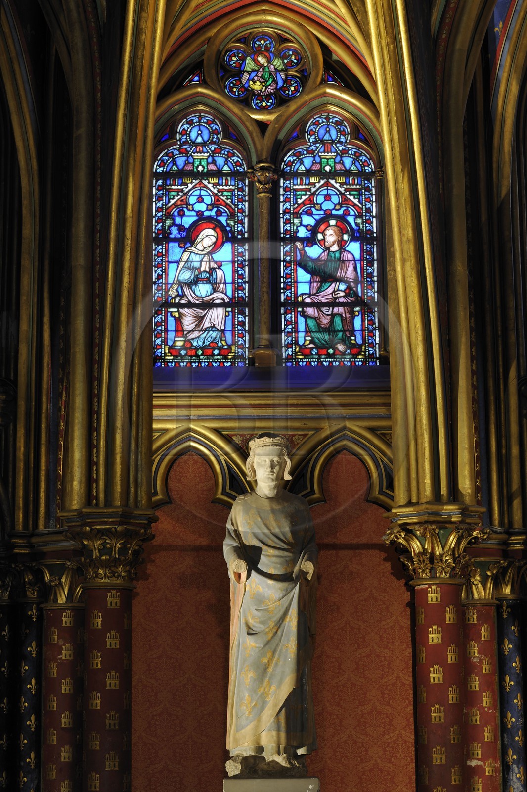 France, Paris, ile de la Cité, the Sainte Chapelle (the Holy Chapel), statue of Saint-Louis in the Lower Chapel