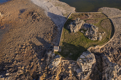 France, Cotes-d'Armor, Cote d'Ajoncs, Plougrescant, site of the Plougrescant Gouffre, the small house of Castel Meur, any representation for commercial use of this house is prohibited (aerial view)