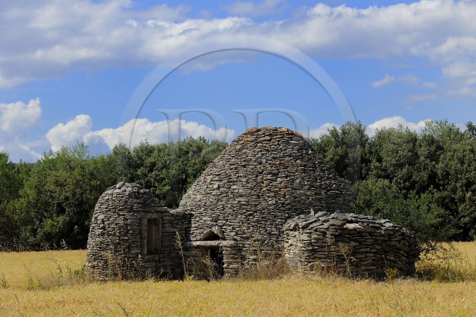 France, Gard, region of the Pays d'Uzege, Saint-Quentin-la-Poterie, place called The Bank, capitelle or hut hat typical of the dry stone architecture in the region of Uzège