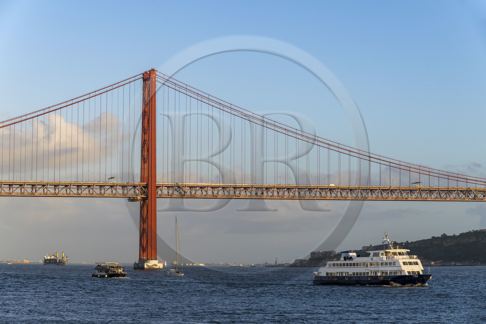 Portugal, Lisbon, 25 de Abril bridge on Tagus river