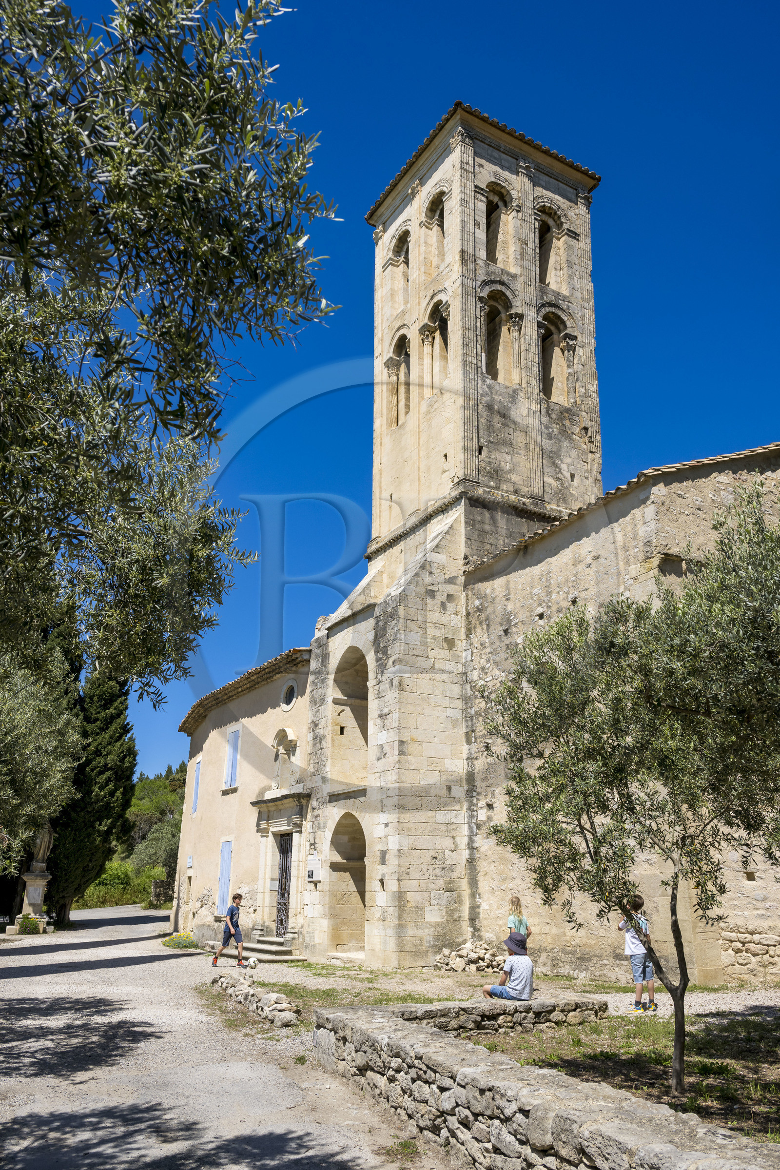 France, Vaucluse (84), Dentelles de Montmirail, Beaumes-de-Venise, la chapelle Notre-Dame d'Aubune des XIe et XIIIe siècles est un des plus beaux exemples d'art roman provençal