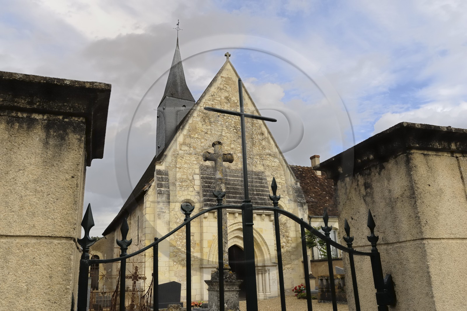 France, Loir-et-Cher (41), Saint-Jacques-des-Guérets, église romane Saint-Jacques construite au XIIème siècle