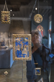 France, Paris, Musée de Cluny - Musée national du Moyen-Age (Middle Ages Museum in the former Hotel de Cluny), 15th century reliquary painting, Crucifixion, Paris, gilt silver, enamels, gems and colored glass