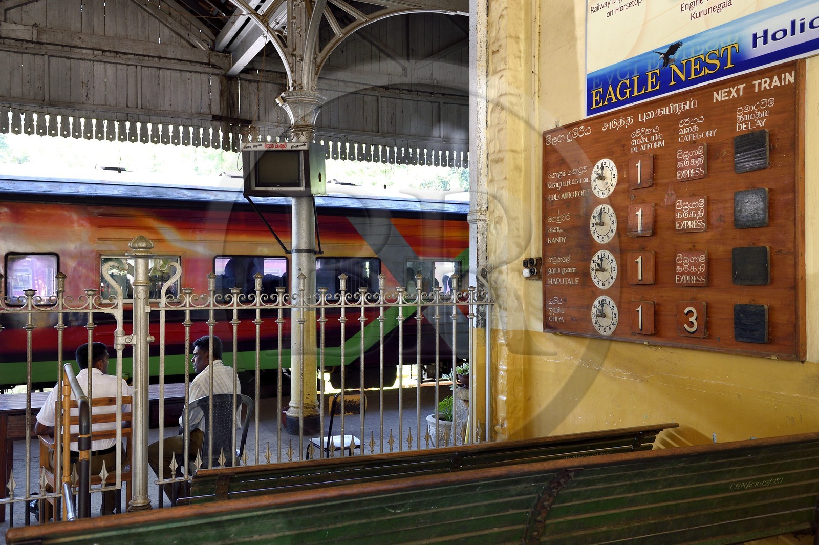 Sri Lanka, Province d'Uva, Gare de Badulla, tableau d'affichage des horaires