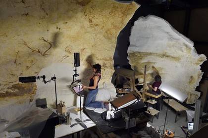 France, Dordogne (24), Montignac, l’Atelier des Fac-Similés du Périgord (AFSP) spécialisé dans la reproduction minérale de parois ornées de la préhistoire et en charge de la reconstitution fidèle des parois de la grotte de Lascaux, reproductions des peintures, mention obligatoire Atelier des Fac-Similés du Périgord